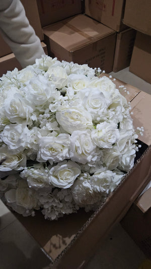 White 50 cm bouquet flowers for wedding event decorations by Sona Casa